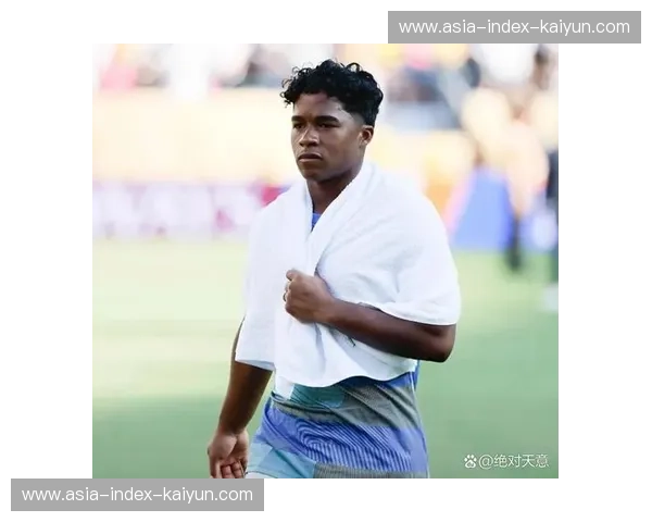 恩德里克领衔里昂进攻，十连胜势头冲击欧冠资格