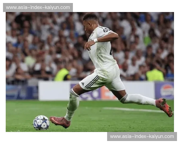 皇马补时第10分钟点球绝杀巴列卡诺，姆巴佩压哨建功